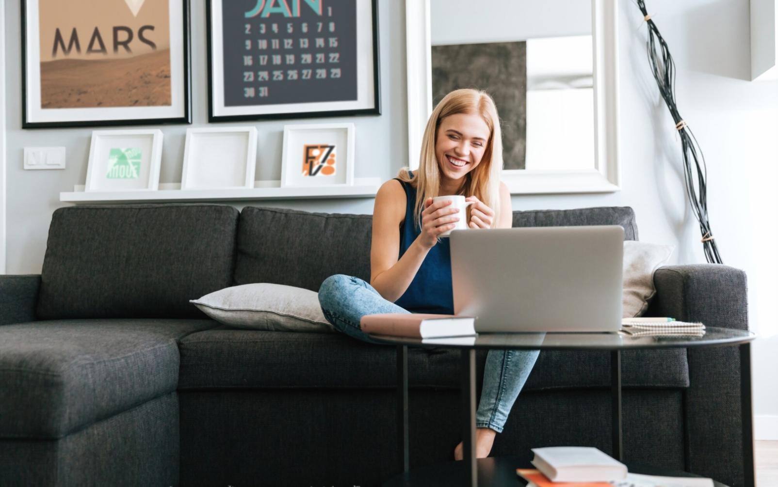 Análisis detallado de flujos de efectivo y reportes financieros mensuales